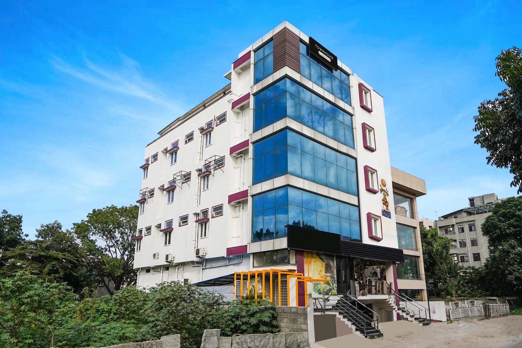 Super Townhouse Hbr Layout Bangalore Eksteriør bilde